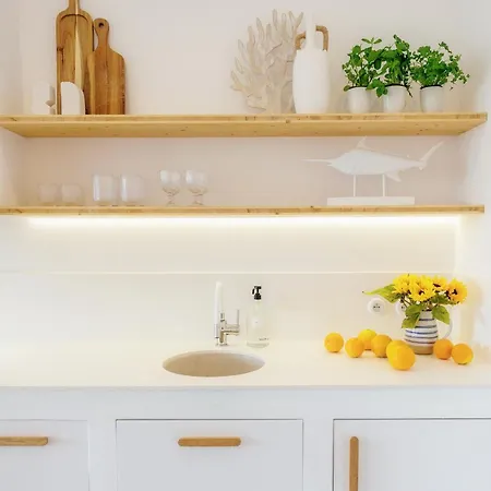 Ocean By Endless Sun I Modern Comfort, Sea View, Wi-fi, Parking, Rooftop Pool