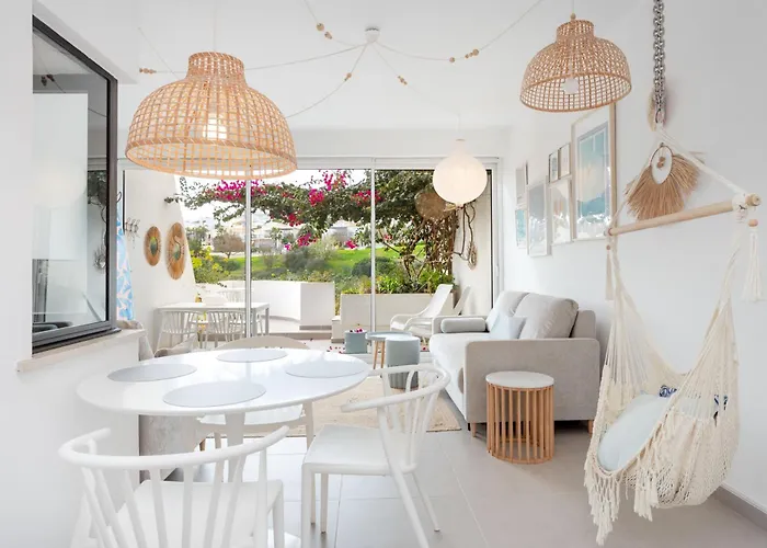 Ocean By Endless Sun I Modern Comfort, Sea View, Wi-fi, Parking, Rooftop Pool
