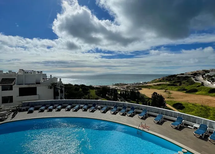 Ocean By Endless Sun I Modern Comfort, Sea View, Wi-fi, Parking, Rooftop Pool * Lagos