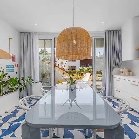 Apartmán Ocean By Endless Sun I Modern Comfort, Sea View, Wi-fi, Parking, Rooftop Pool