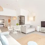 Ocean By Endless Sun I Modern Comfort, Sea View, Wi-fi, Parking, Rooftop Pool شقة *