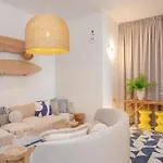 Ocean By Endless Sun I Modern Comfort, Sea View, Wi-fi, Parking, Rooftop Pool Lejlighed