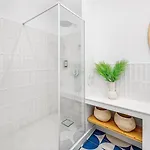 Ocean By Endless Sun I Modern Comfort, Sea View, Wi-fi, Parking, Rooftop Pool شقة