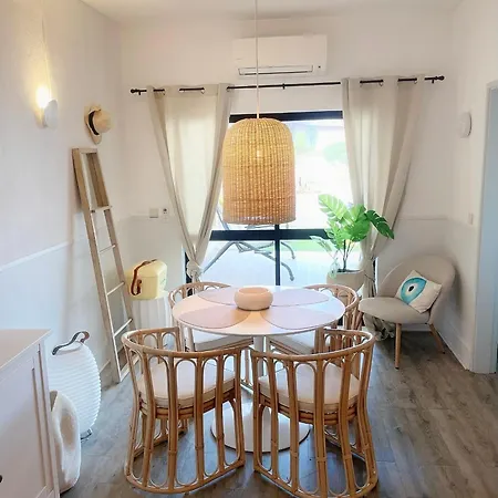 Magnolia Mar Ocean View Apartment