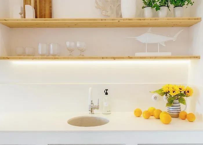 Ocean By Endless Sun I Modern Comfort, Sea View, Wi-fi, Parking, Rooftop Pool