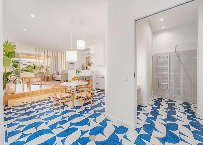 Ocean By Endless Sun I Modern Comfort, Sea View, Wi-fi, Parking, Rooftop Pool