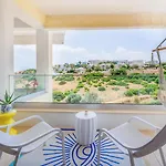 Daire Ocean By Endless Sun I Modern Comfort, Sea View, Wi-fi, Parking, Rooftop Pool Lagos