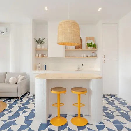 Ocean By Endless Sun I Modern Comfort, Sea View, Wi-fi, Parking, Rooftop Pool