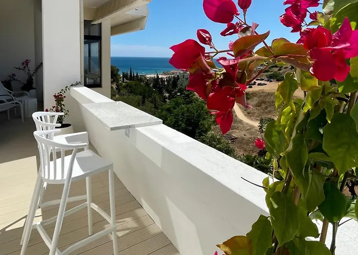 Ocean By Endless Sun I Modern Comfort, Sea View, Wi-fi, Parking, Rooftop Pool アパート