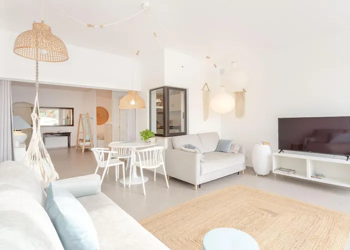 Ocean By Endless Sun I Modern Comfort, Sea View, Wi-fi, Parking, Rooftop Pool アパート *