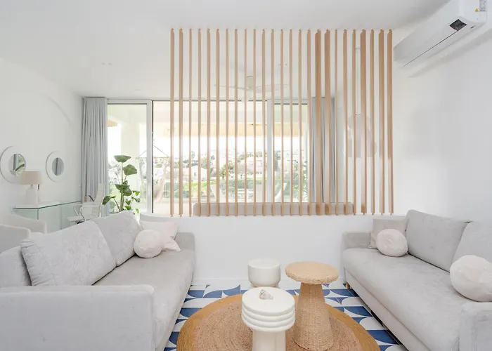 Ocean By Endless Sun I Modern Comfort, Sea View, Wi-fi, Parking, Rooftop Pool *