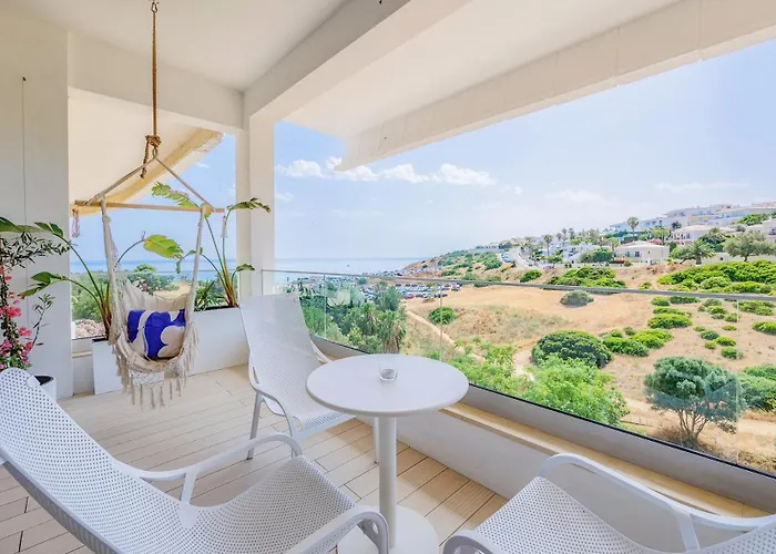 Ocean By Endless Sun I Modern Comfort, Sea View, Wi-fi, Parking, Rooftop Pool アパート