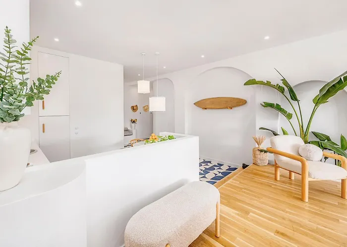 Ocean By Endless Sun I Modern Comfort, Sea View, Wi-fi, Parking, Rooftop Pool アパート