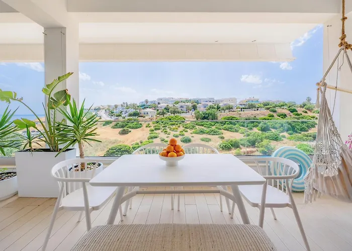 Ocean By Endless Sun I Modern Comfort, Sea View, Wi-fi, Parking, Rooftop Pool * ラゴス