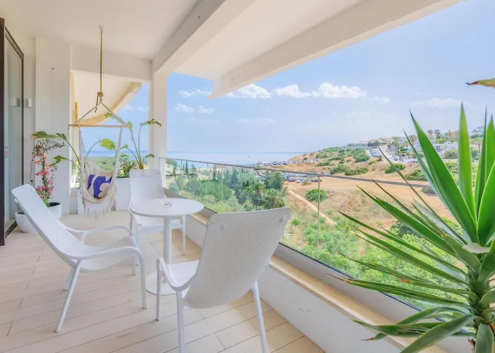 Ocean By Endless Sun I Modern Comfort, Sea View, Wi-fi, Parking, Rooftop Pool アパート